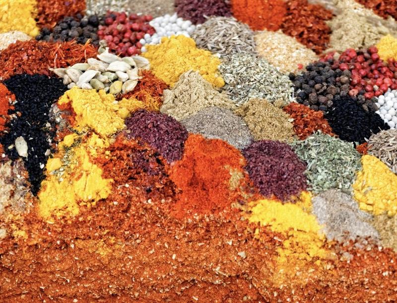 Przyprawy z Turcji, które musisz przywieźć do domu – kulinarne skarby Orientu