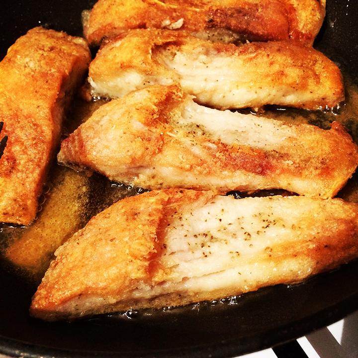 Tradycyjny i nowoczesny karp smażony