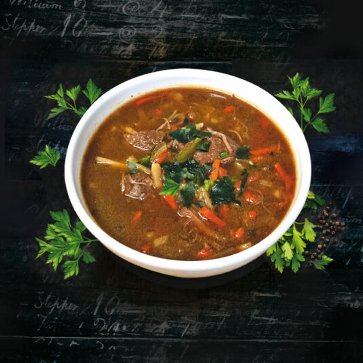 Doskonałe pomysły na zupy na rosole wołowym, które zaskoczą Twoje podniebienie