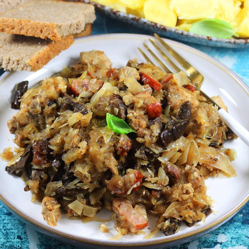 Kluczowe składniki i przyprawy do bigosu