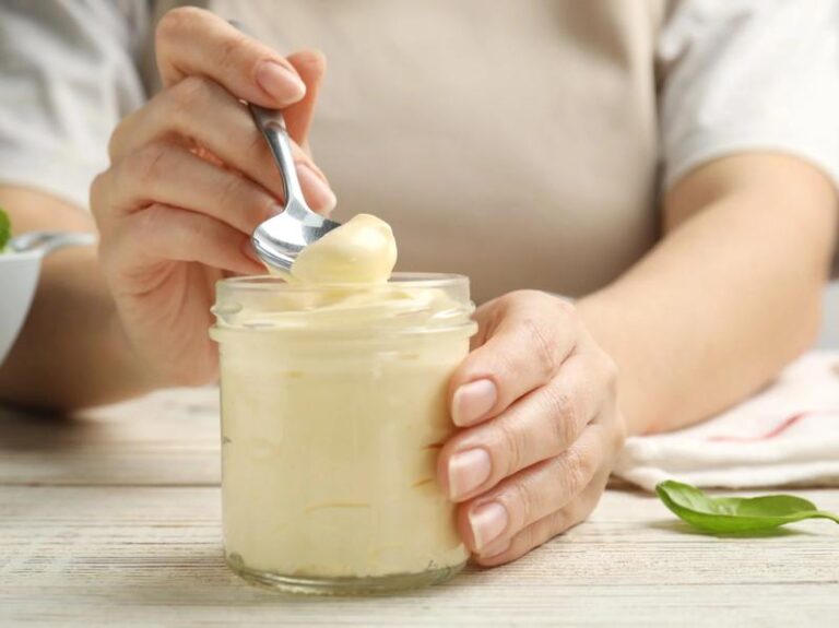 Alternatywy dla majonezu w sałatce warzywnej, które zachwycą Twoje podniebienie