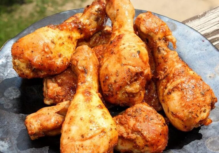 Idealne udka z kurczaka – jak długo je piec, by były soczyste?