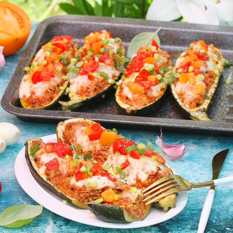 Idealnie wypieczona cukinia faszerowana – jak długo ją piec?