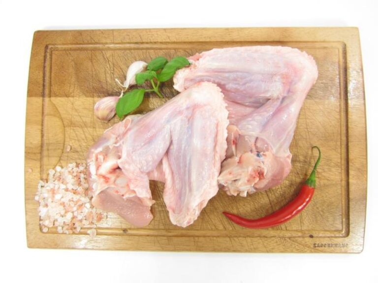 Idealny przepis: jak długo piec skrzydła z indyka, by były soczyste i chrupiące