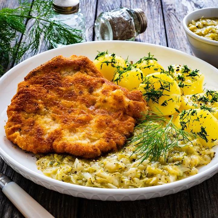 Odkryj, ile kalorii ma smażony kotlet schabowy i jak wpływa na Twoją dietę
