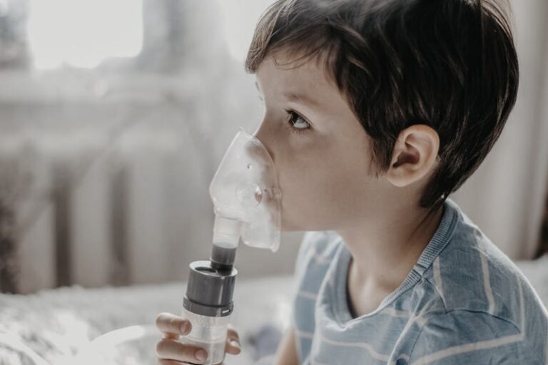 Czy inhalacje z soli fizjologicznej niosą ryzyko zdrowotne? Sprawdź, co warto wiedzieć!