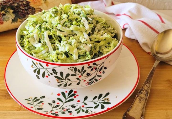 Idealna sałatka do schabowego – odkryj pyszne połączenia, które zachwycą!