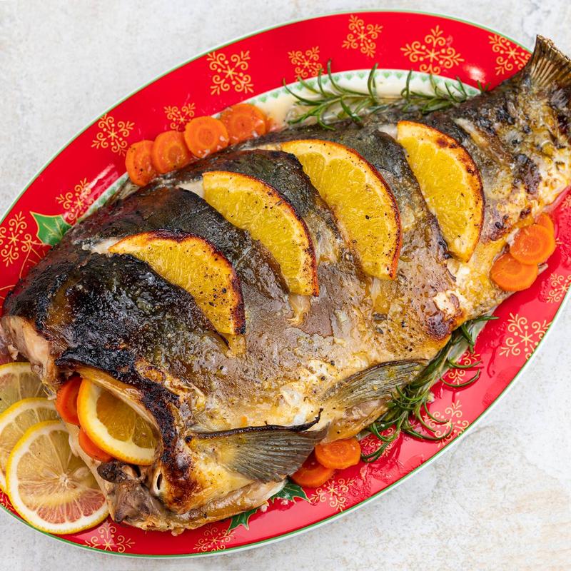 Odkryj sekrety idealnie pieczonego karpia: jak długo to trwa?