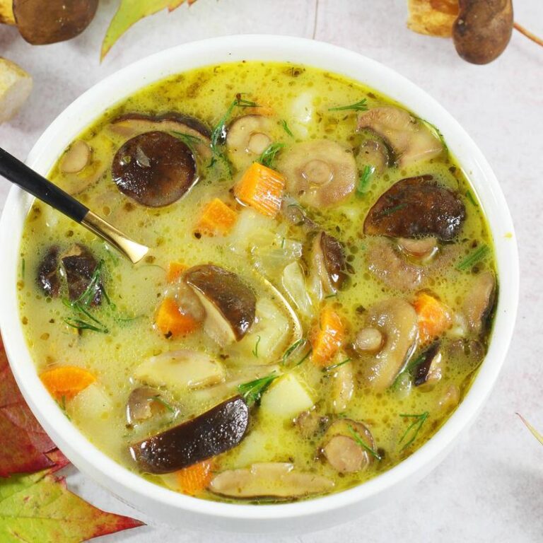 Odkryj sekrety: jakie przyprawy wzbogacą zupę grzybową z suszonych grzybów?