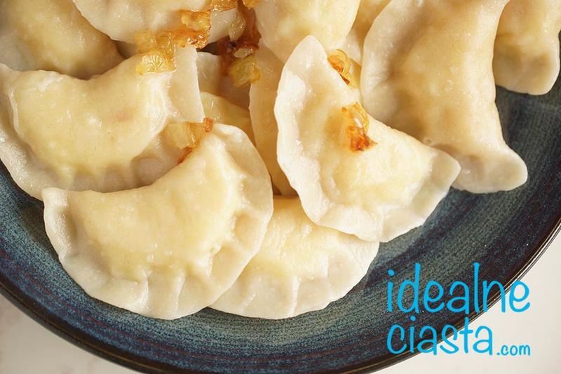 Tajniki idealnych pierogów: Jak gotować, żeby się nie rozklejały?