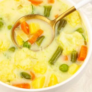 Zupa jarzynowa – na jakim mięsie uzyskasz najlepszy smak?